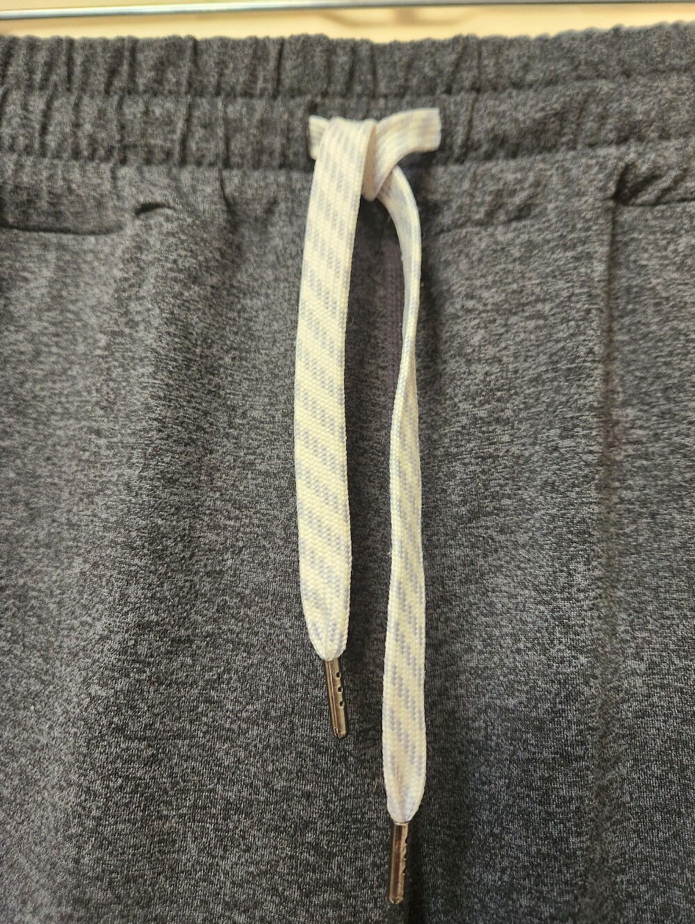 Vuori Womens Heather Charcoal Drawstring Joggers - Picture 7 of 8